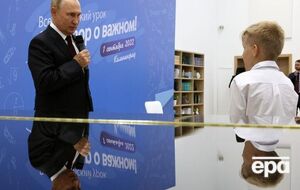 Путин объяснил российским школьникам разницу между трудолюбием и "резиновой попой"