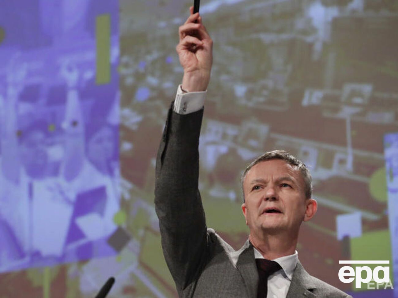 Россия предпочитает сжигать газ, а не выполнять контракты, отметил Мамер