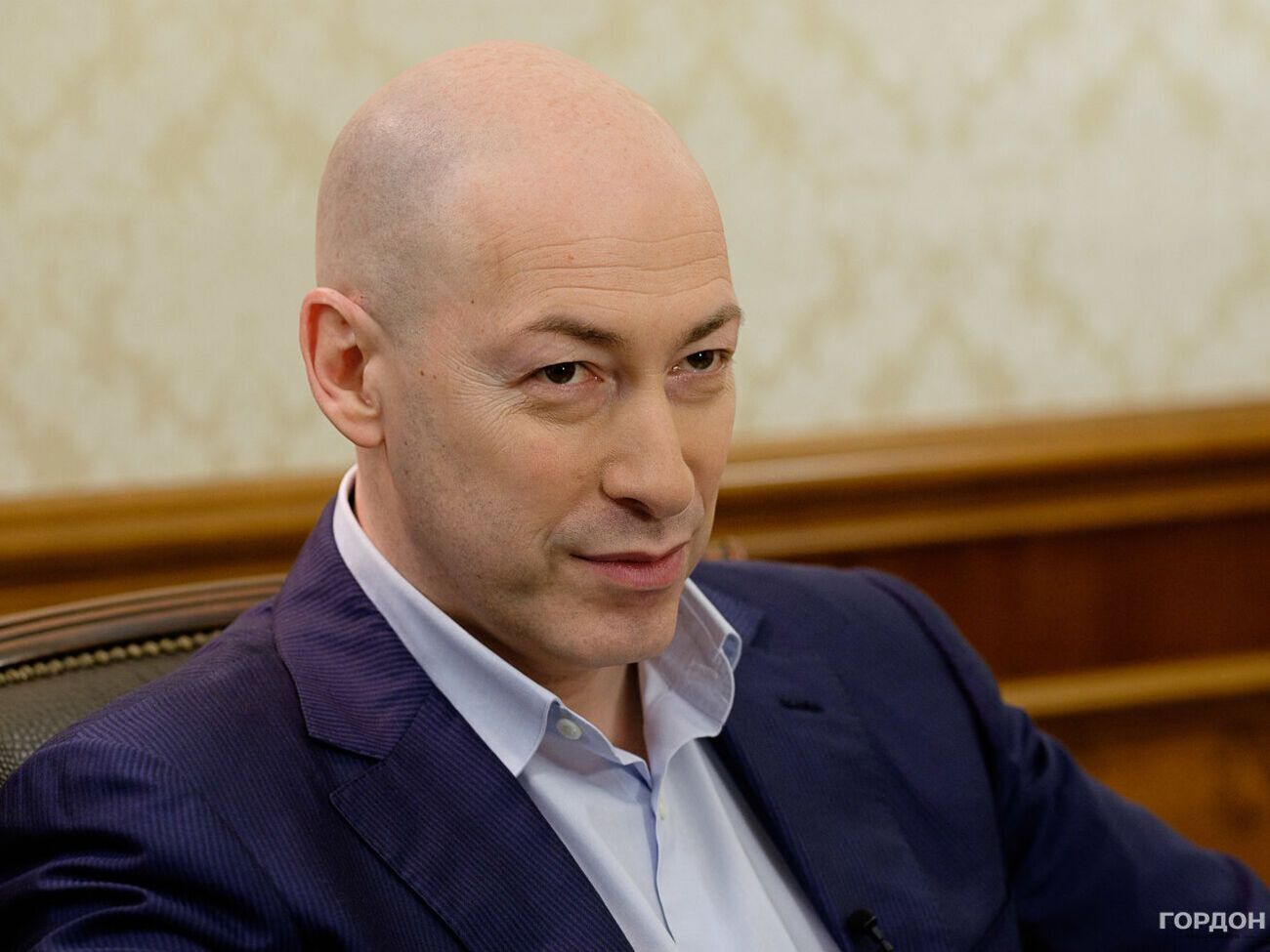 Гордона в РФ занесено до списку терористів і екстремістів, а також "іноагентів", проти нього розпочато кримінальну справу, його оголошено в розшук і заочно заарештовано