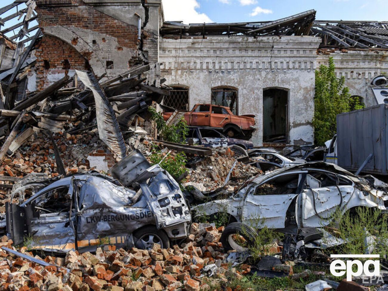 От российских обстрелов ежедневно страдает гражданская инфраструктура в Украине, гибнут люди