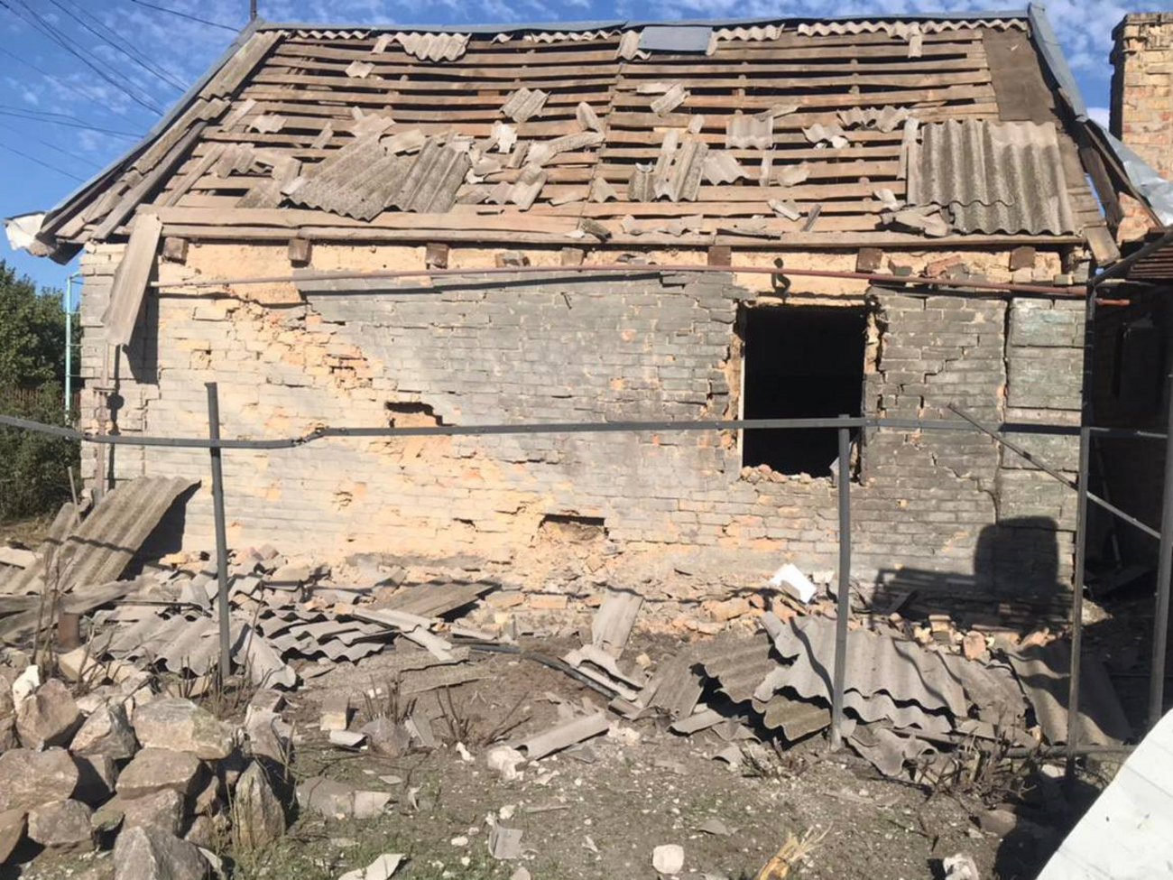 Сейчас на местах прилетов работают спасатели и полиция