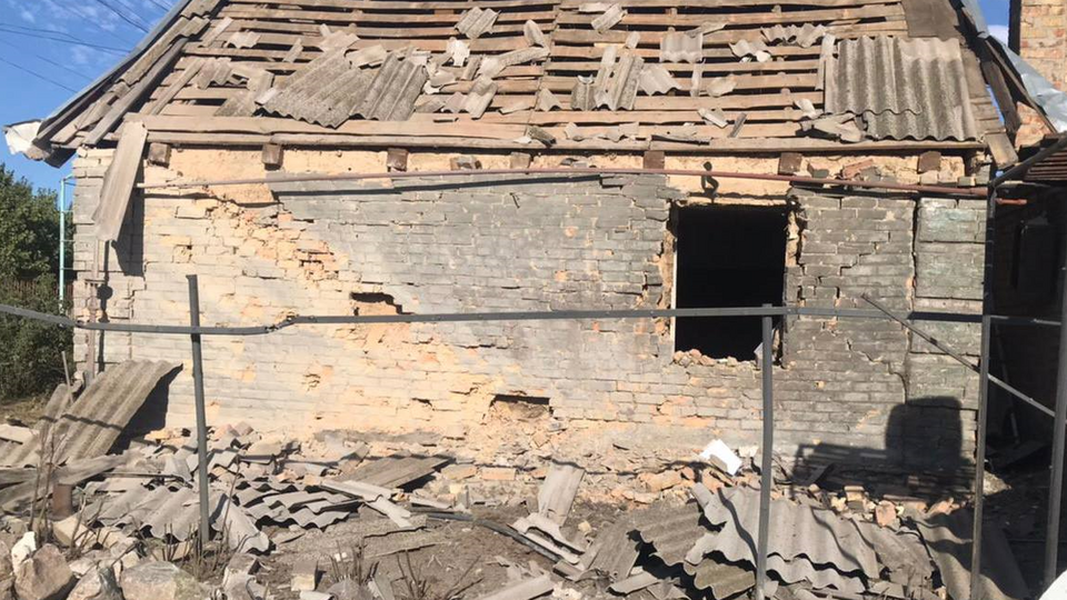 Зараз на місцях прильотів працюють рятувальники та поліція