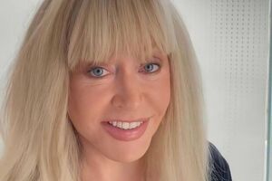 Команда КВН из Питера переделала песню Пугачевой, спев об "иноагентах"