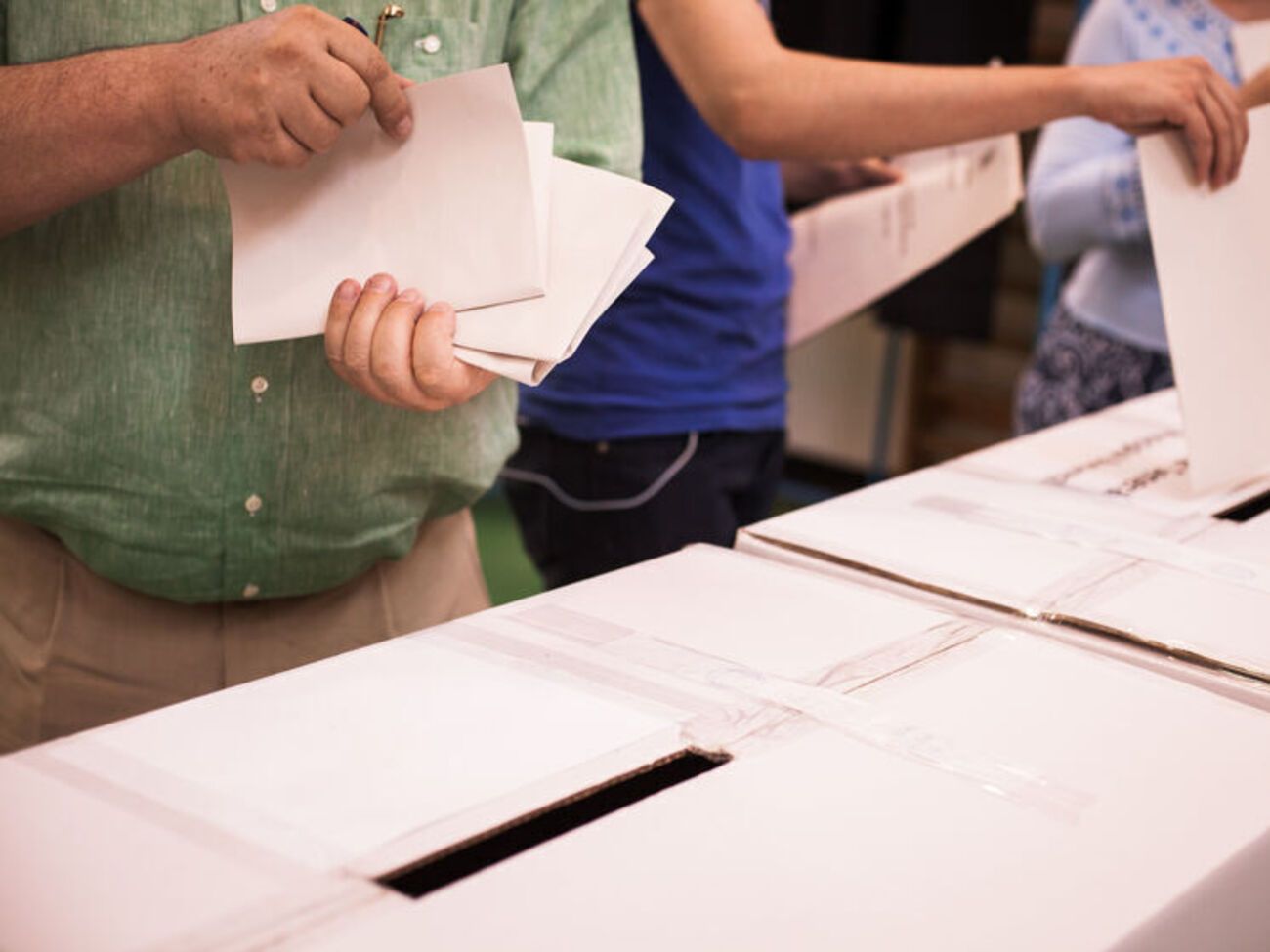 "Немедленные референдумы", о которых заявляют боевики, &ndash; по сути, угроза аннексии "без всяких реверансов и игр в народное волеизъявление", считает эксперт