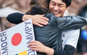 Кувабара: Цього разу я хочу поділитися "Безплатними обіймами", щоб показати свою підтримку Україні