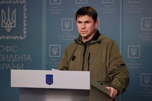 Подоляк призвал союзников Украины ответить на "референдумы" новыми поставками военной помощи