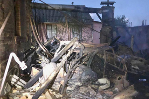 У Нікополі ворожі снаряди пошкодили місцевий хлібокомбінат, дитячий садок, бібліотеку і кілька магазинів