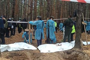 В Изюме продолжается эксгумация погибших за время оккупации