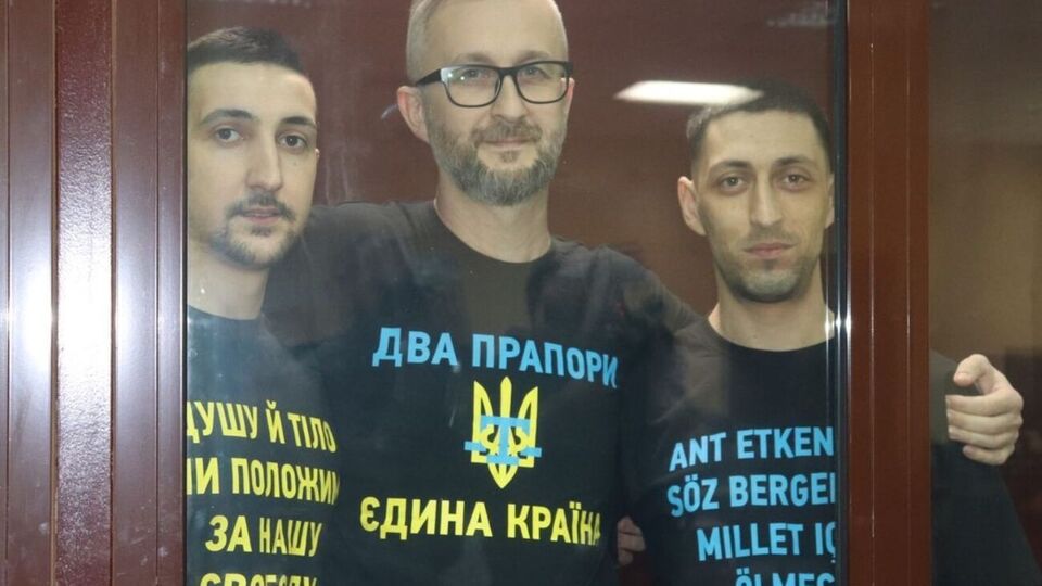 Джелялов (у центрі) та брати Ахтемови дістали в окупаційному суді від 13 до 17 років у колонії суворого режиму