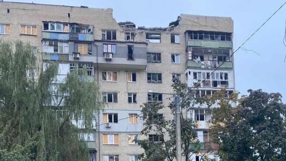 Окупанти вдарили по двох житлових будинках