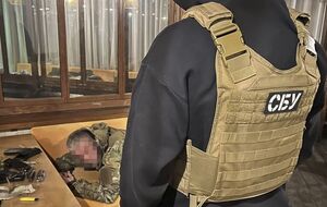 СБУ затримала п'ятьох чоловіків, один із них – неповнолітній