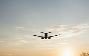 Ціни на авіаквитки з Москви до Єревана зросли з 8–9 тис. рублів до 99 тис. протягом кількох годин після того, як Путін оголосив часткову мобілізацію