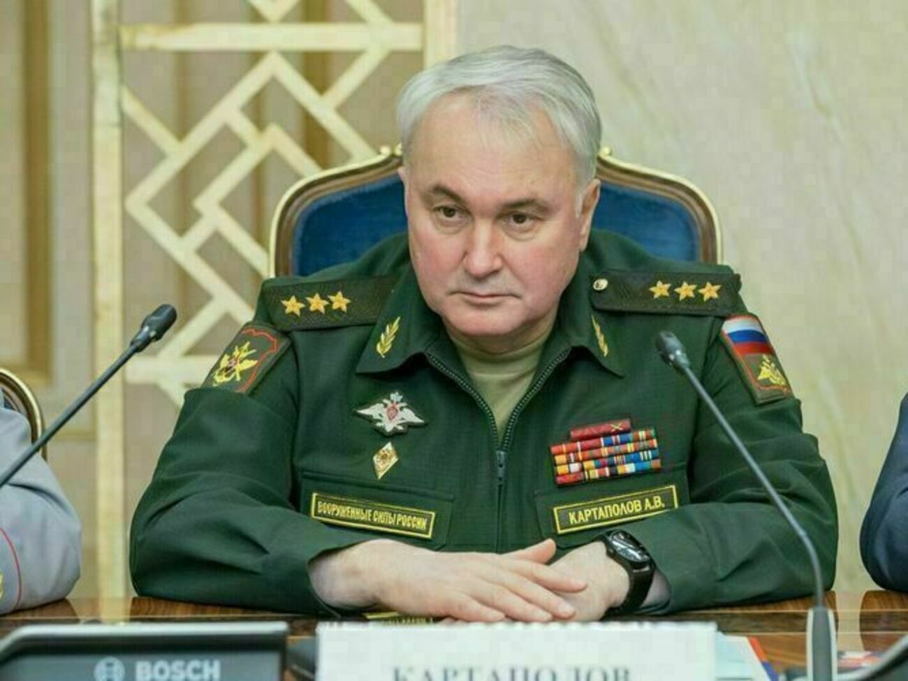 Картаполов не рекомендует пересекать границу РФ