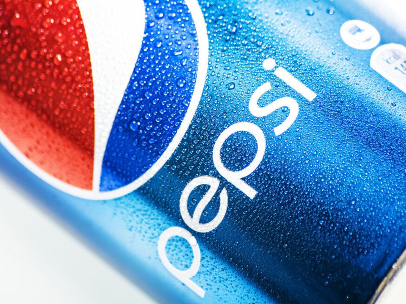 8 марта PepsiCo Inc объявила, что решила прекратить реализацию газированной воды в России