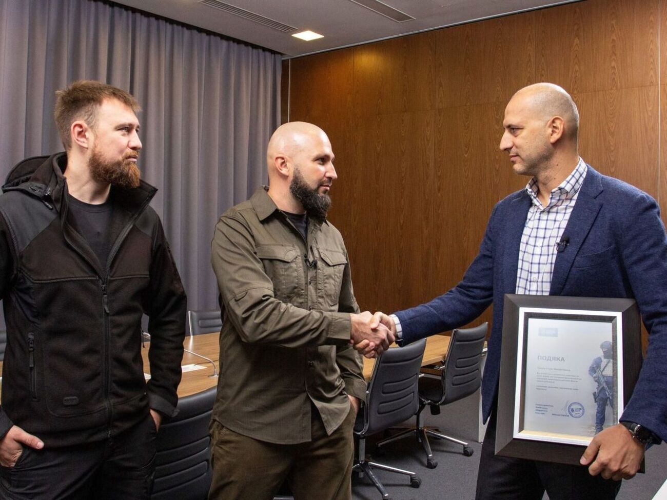 "Метинвест" передал Львовскому оборонному кластеру листы для бронежилетов