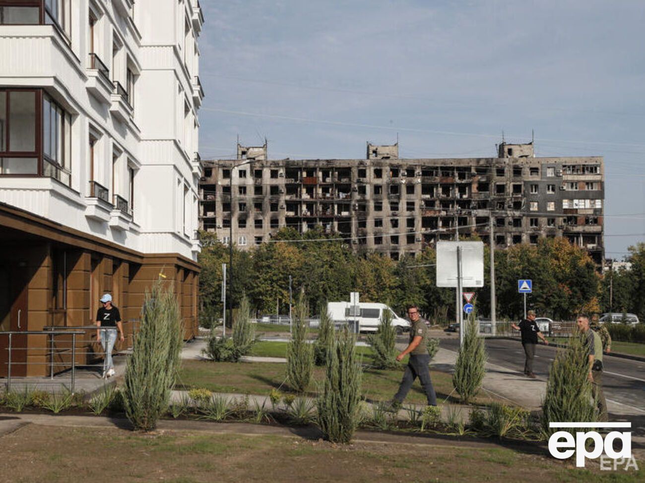 У Маріуполі на вулицях перевіряють чоловіків