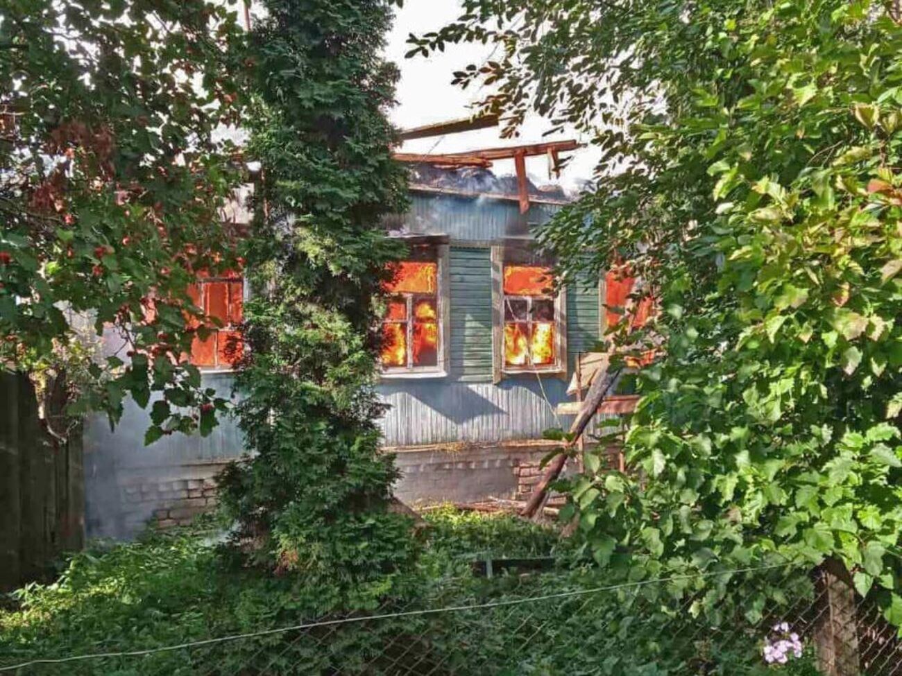 Один із будинків згорів, повідомив Живицький