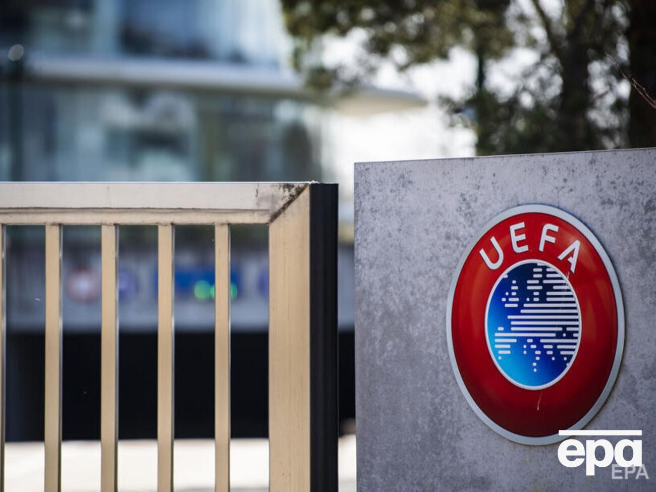 УЕФА отстранил сборную России от Евро 2024