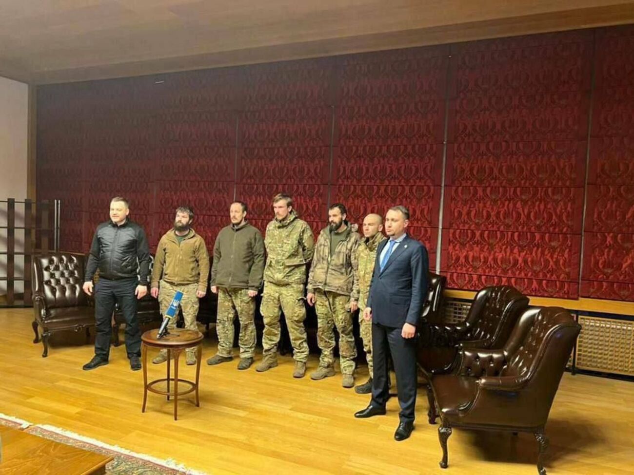 Командиры защитников Мариуполя освобождены из плена