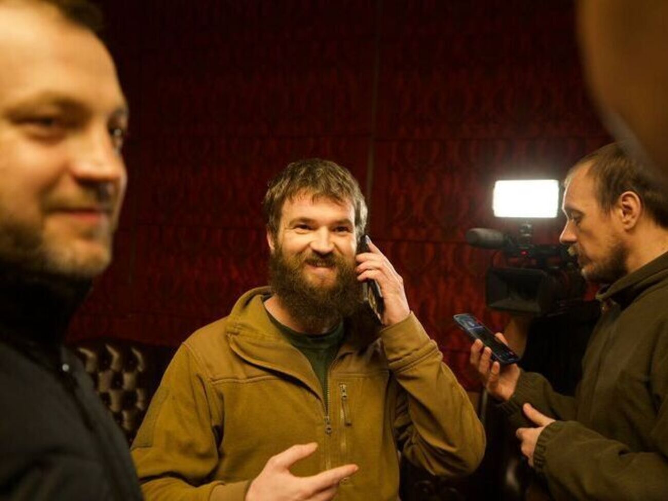 Редіс, Калина, Волина, Пташка – на волі. Україна повернула з російського полону 215 осіб. Фоторепортаж