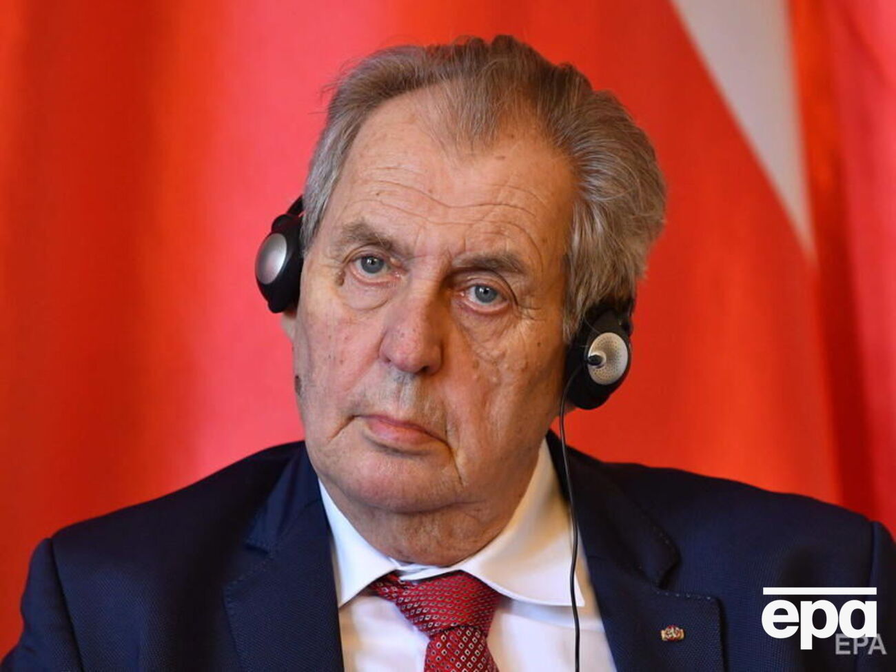 Земан подчеркнул, что усиление поддержки Украины должно касаться не только военной сферы