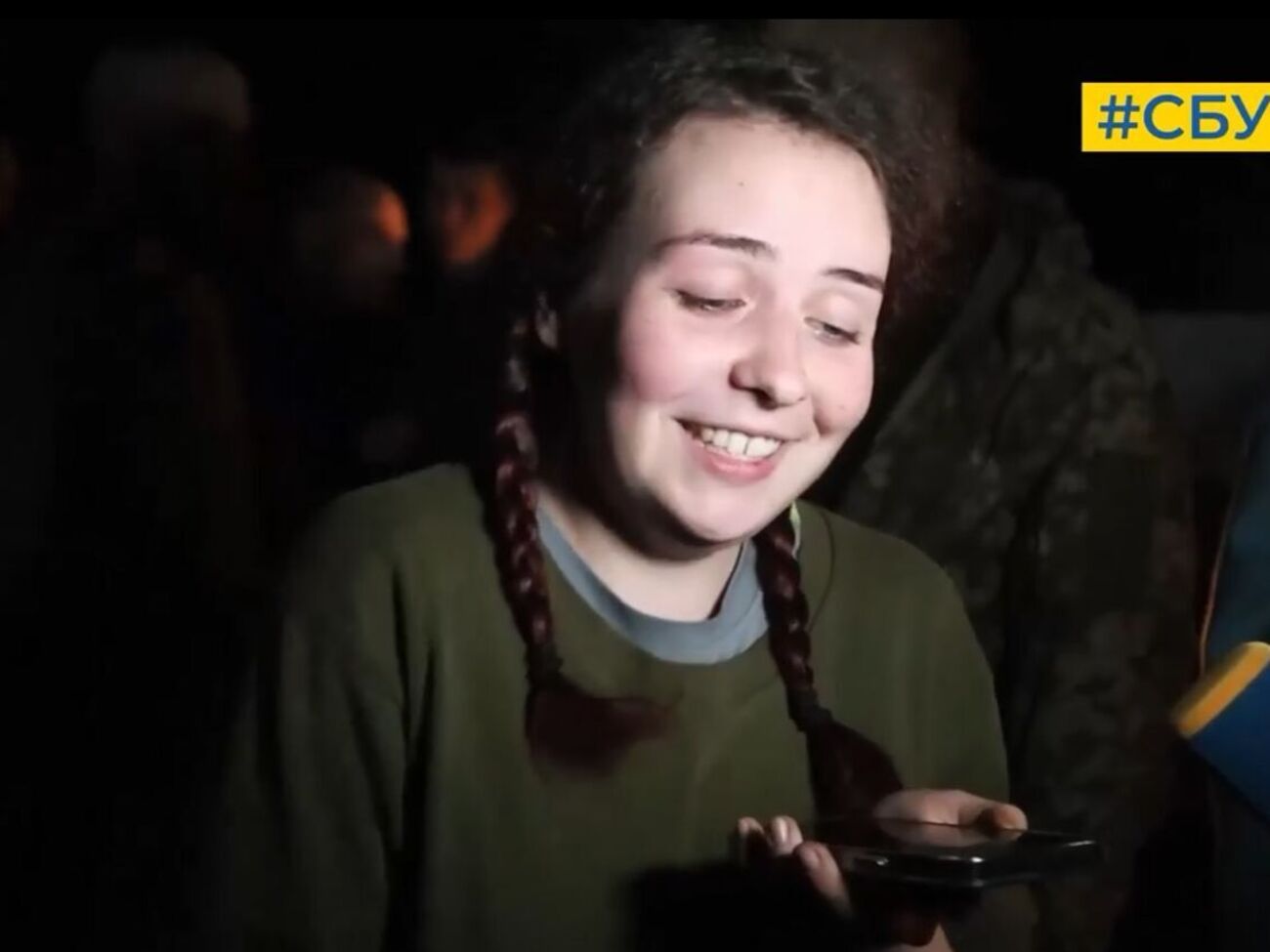 Пташка во время разговора с матерью