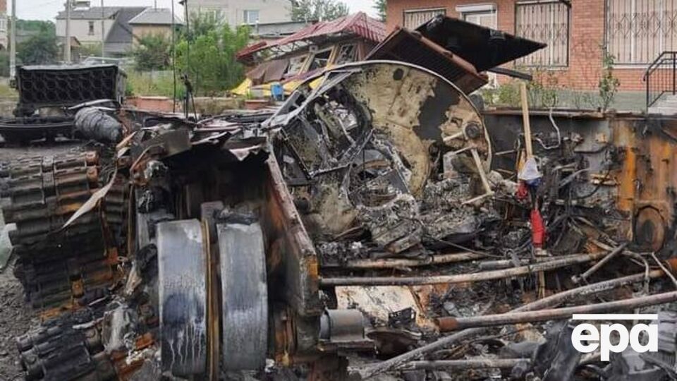 Голова Луганської ОВА Сергій Гайдай заявляв, що внаслідок удару ЗСУ по Сватовому загинуло приблизно 200 російських загарбників