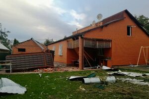 Трьох постраждалих рятувальники дістали з-під завалів будинку