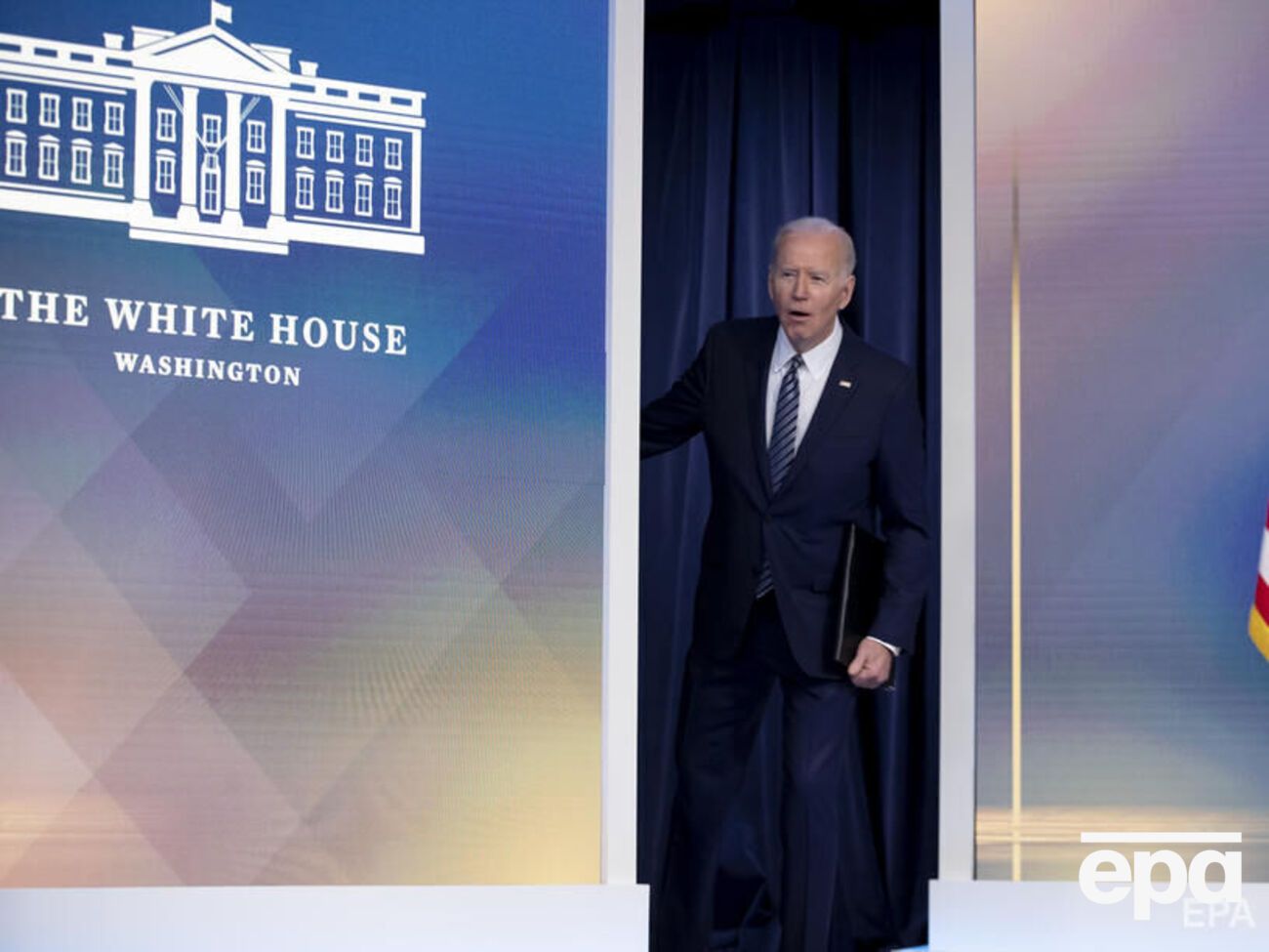 Администрация Байдена намеренно предупреждает Москву расплывчато, пишет издание