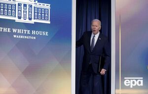 Администрация Байдена намеренно предупреждает Москву расплывчато, пишет издание