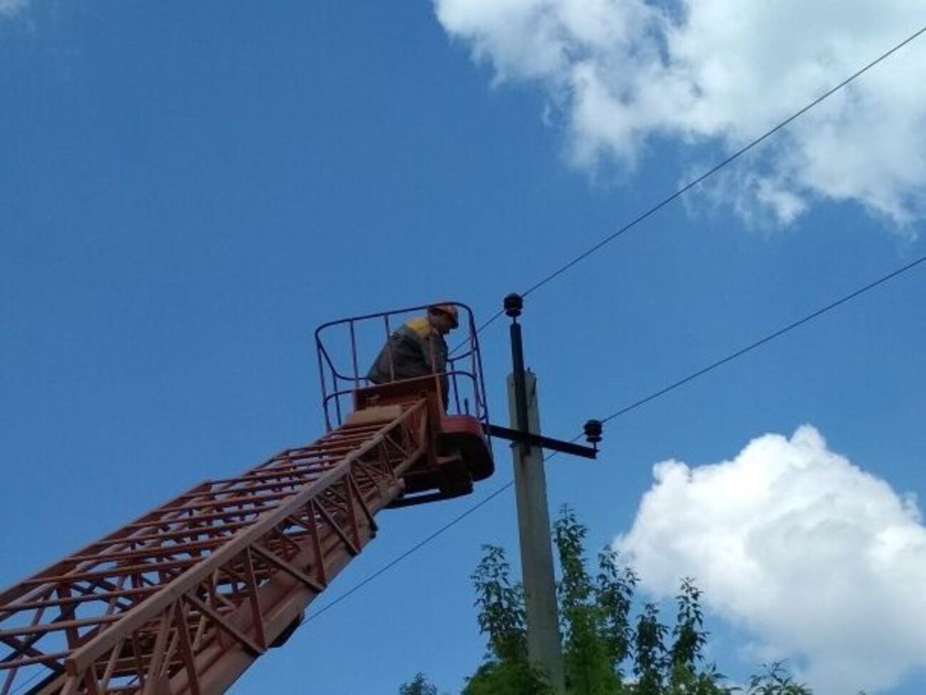 Пока без света остаются 84 населенных пункта области