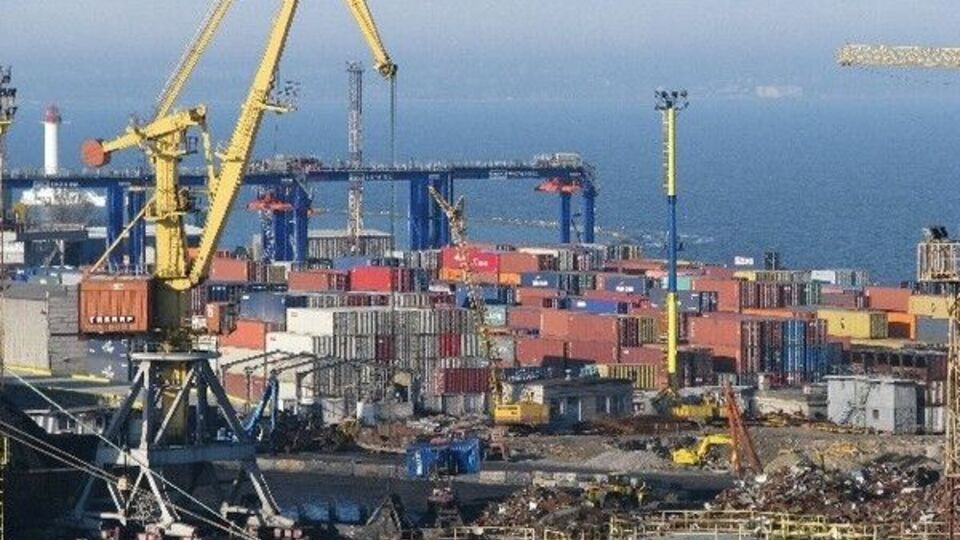 Раніше Україна могла постачати руду, металопрокат та іншу продукцію у 120-150 країн світу, зазначив директор GMK Center Станіслав Зінченко