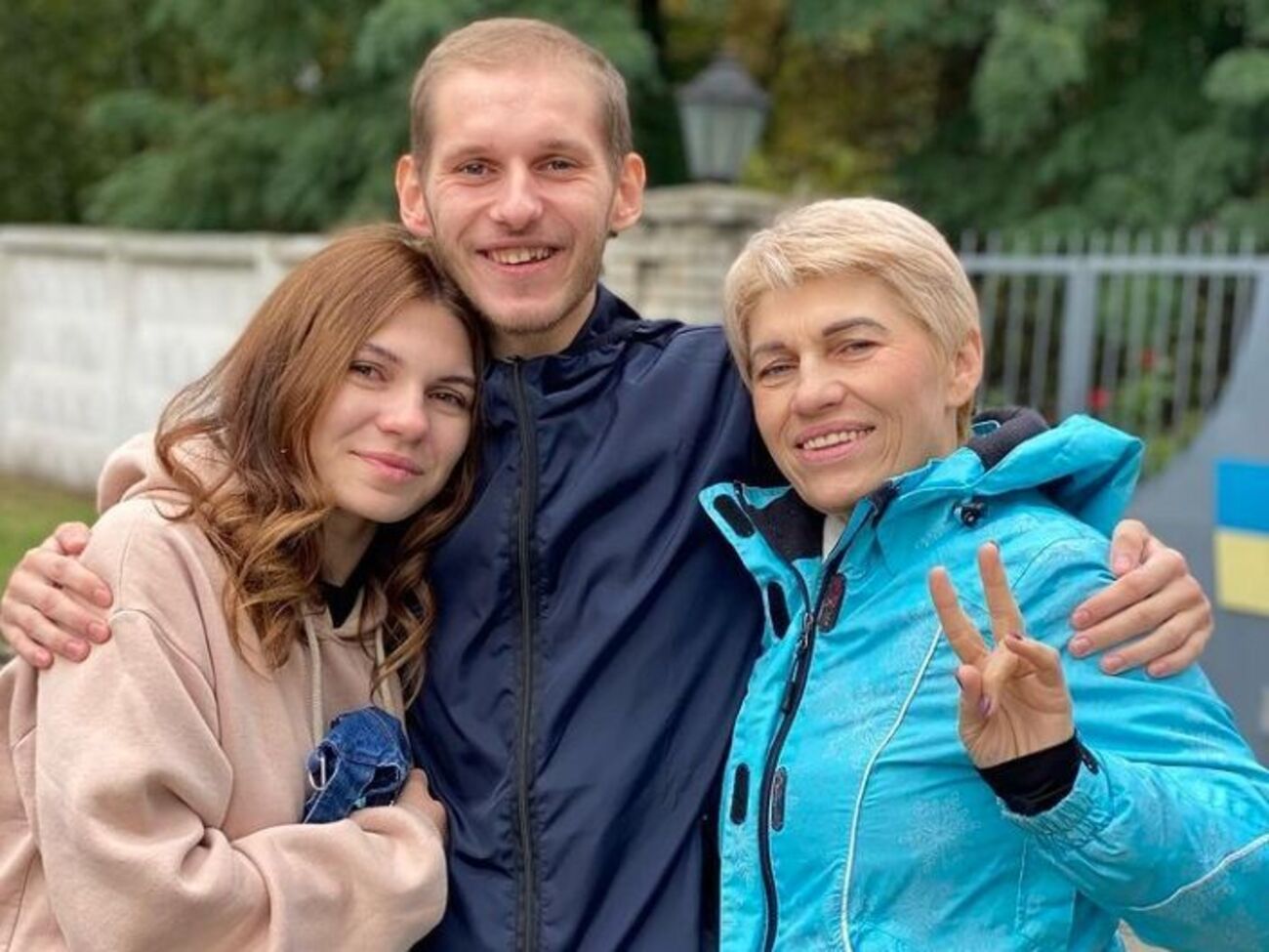Орест вже зустрівся із сестрою та мамою