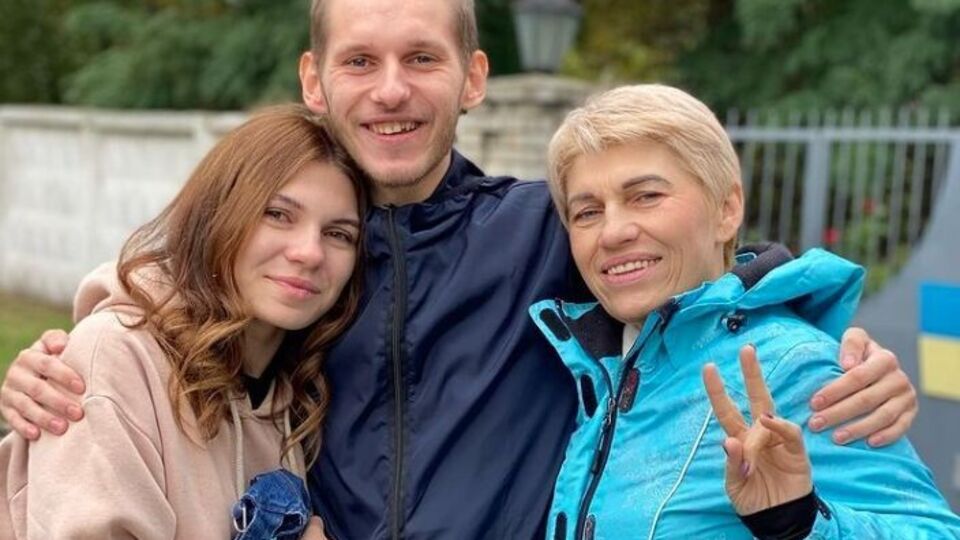 Орест вже зустрівся із сестрою та мамою
