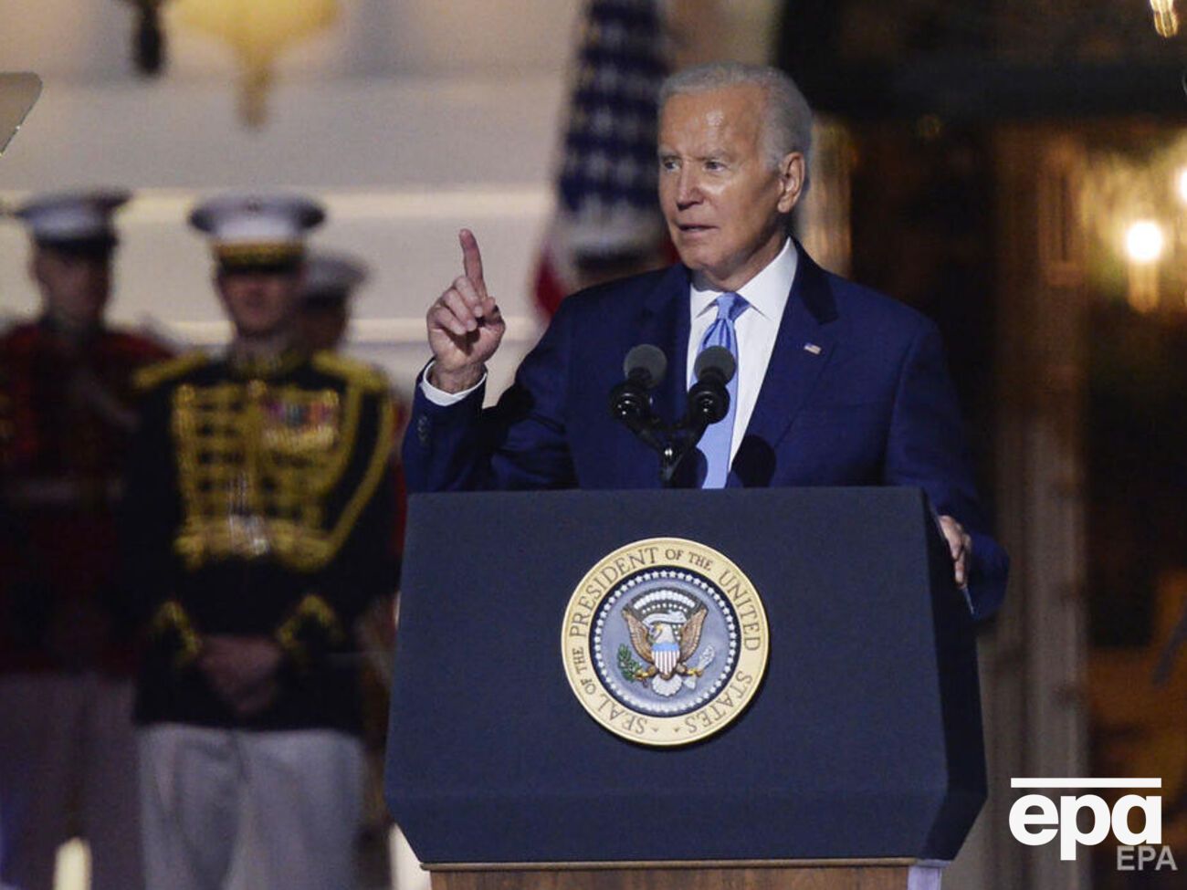 Байден обіцяв і далі підтримувати Україну