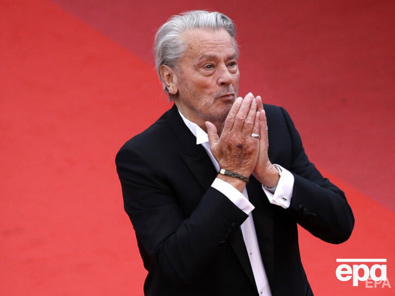 Делон&nbsp;осудил нападение РФ на Украину