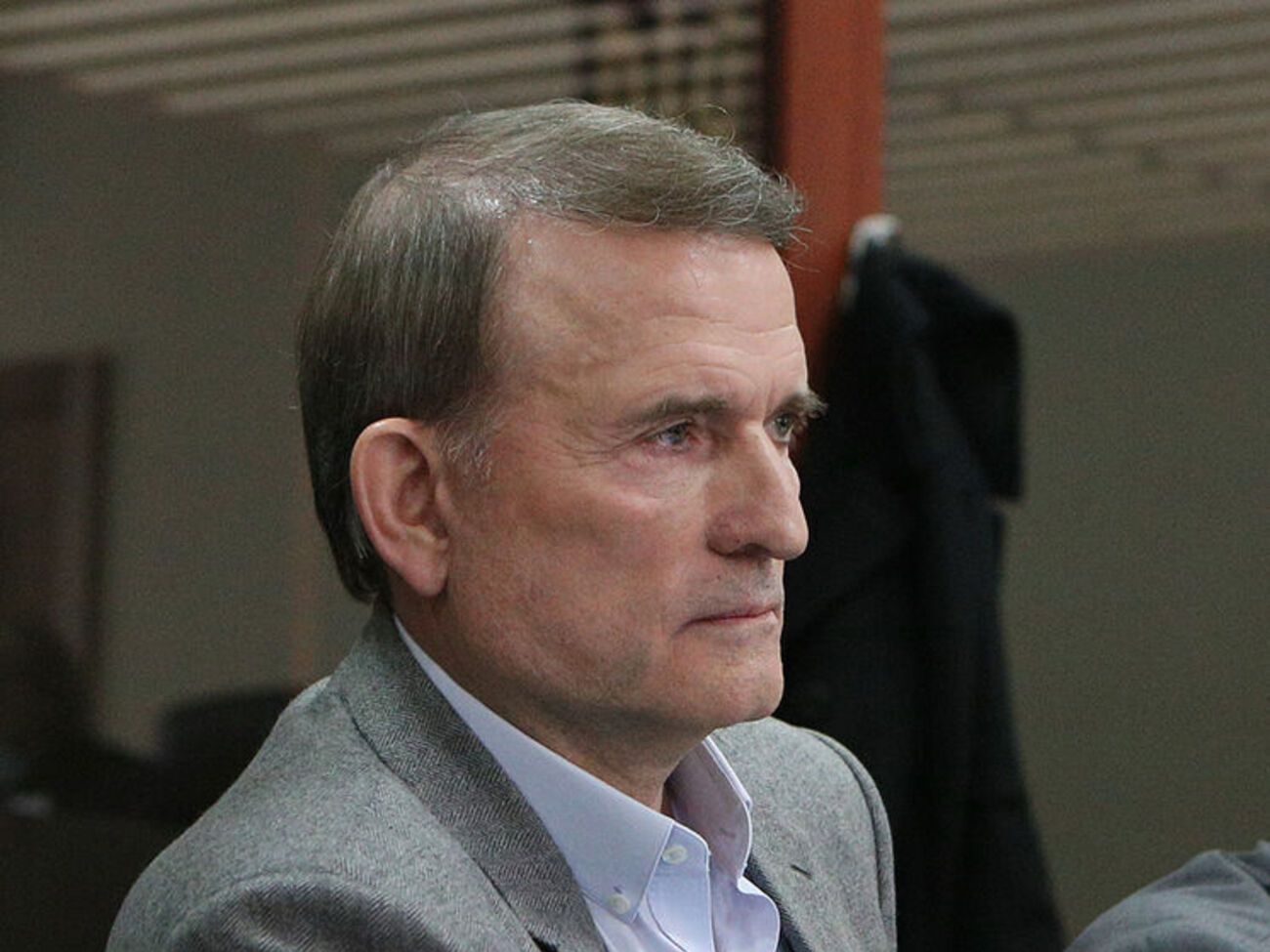 По мнению Рахманина, уровень доверия и симпатии к Медведчуку (на фото) "везде глубоко отрицательный"