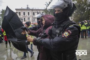 Серед затриманих є літні люди