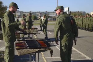 Мобилизованных готовят к отправке, утверждают СМИ