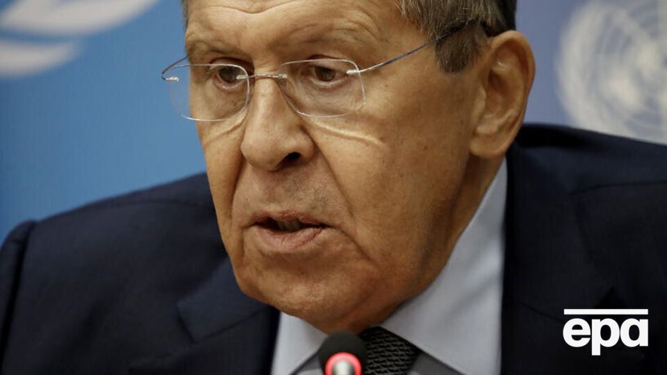 Коли Лаврова запитали про третю світову війну і російську ядерну доктрину, він заявив, що не хоче "займатися якимись похмурими прогнозами"