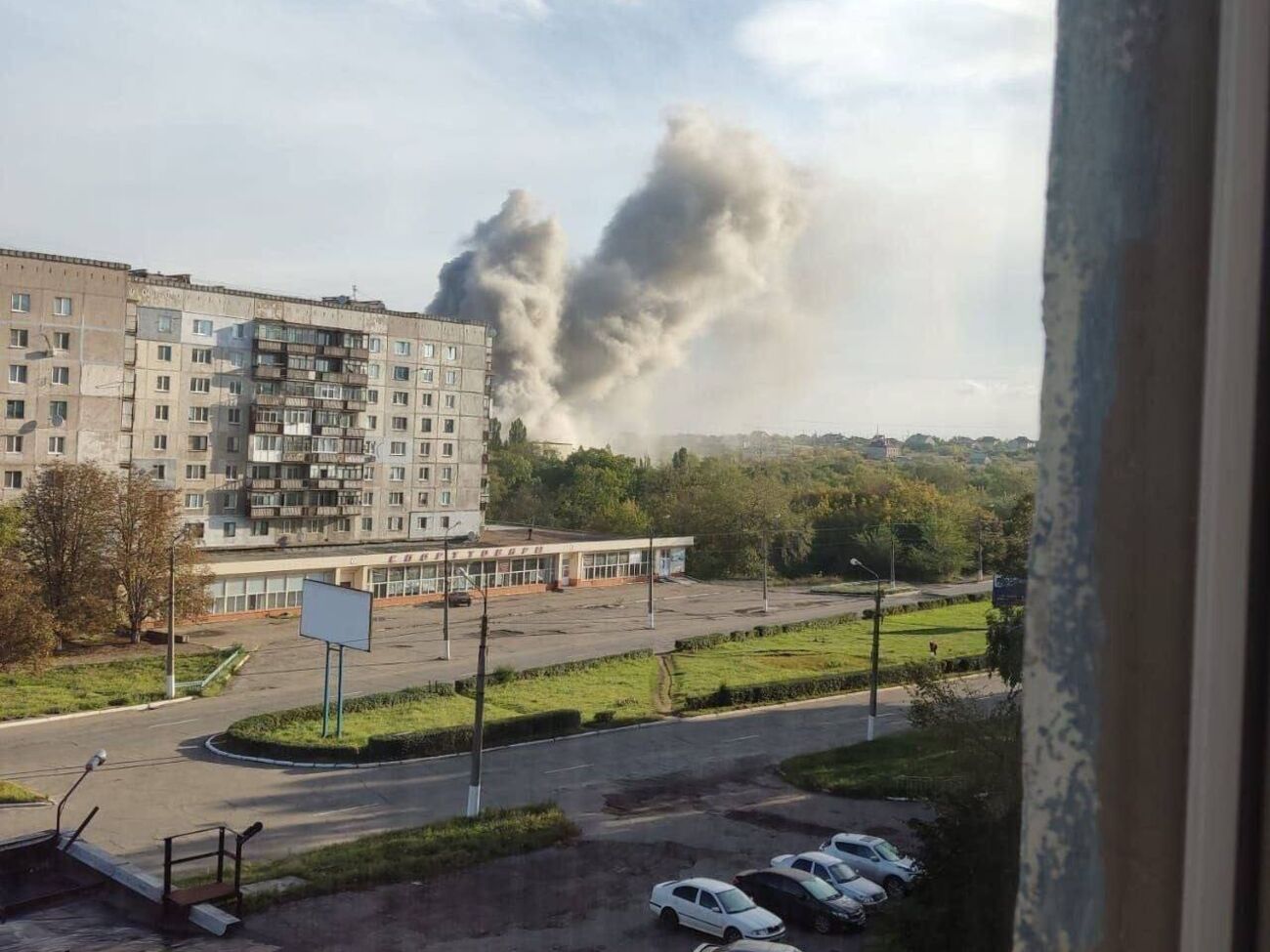 "Хлопок" в Алчевске, вражеский склад", &ndash; подписал фото Гайдай