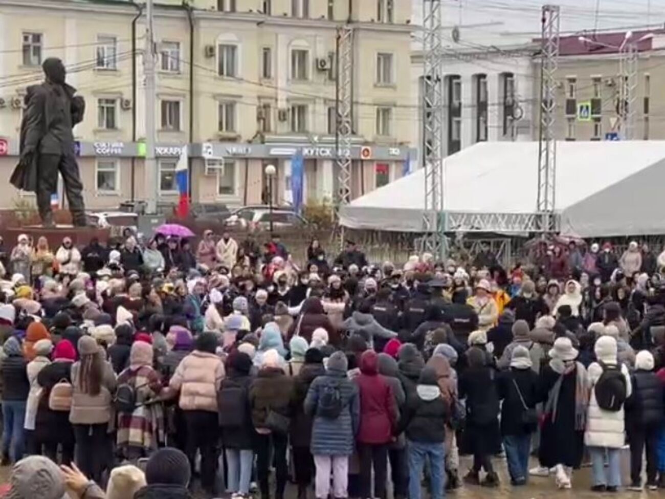 Акция прошла в виде хоровода