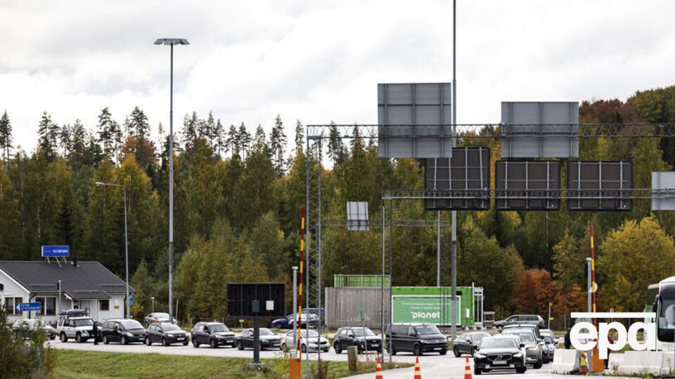 После объявления мобилизации на автомобильных КПП на границе России с рядом стран возникли пробки из-за большого количества желающих уехать