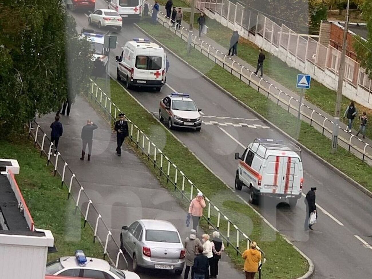 Невідомий чоловік застрелив дев'ятьох людей в іжевській школі й наклав на себе руки