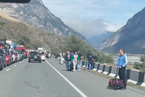 У зв'язку зі зростанням транспортного потоку всі КПП перейшли на особливий режим роботи