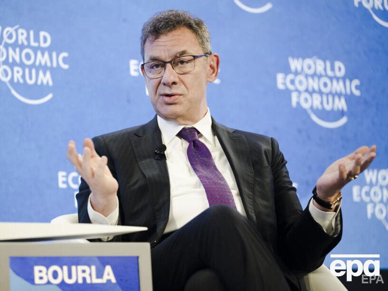 Бурла отметил, что болеет без симптомов