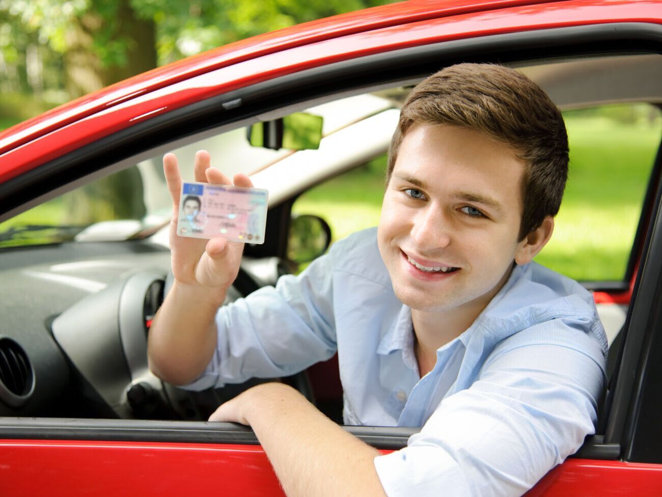 Сервисные центры МВД изменили правила выдачи водительских прав