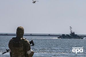 Звуки автоматных очередей и одиночные выстрелы из стрелкового оружия были слышны на территории Мариупольского порта, отметил Андрющенко