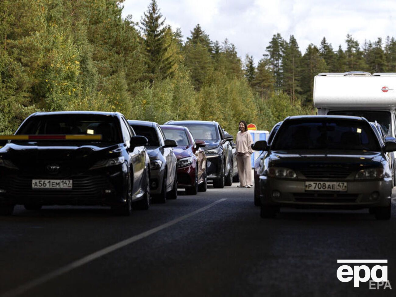 Россияне стоят в очереди на границе с Финляндией, чтобы скрыться от мобилизации в РФ