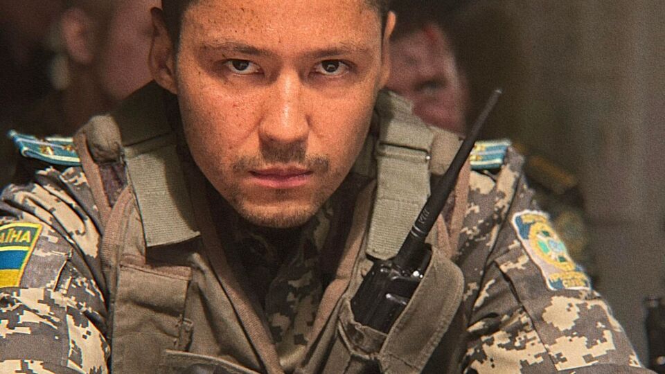 Коментуючи фото сина у військовій формі, Марія Лі зазначила, що світлину зробили на знімальному майданчику у 2014 році.